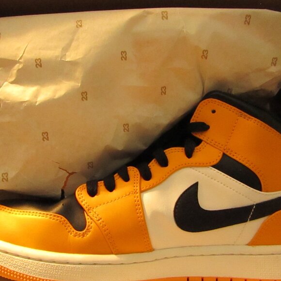 Nike | Air Jordan 1 | Mid Taxi | Men's | Basketball | Size 11 | 2022 W/Box - Picture 3 of 12